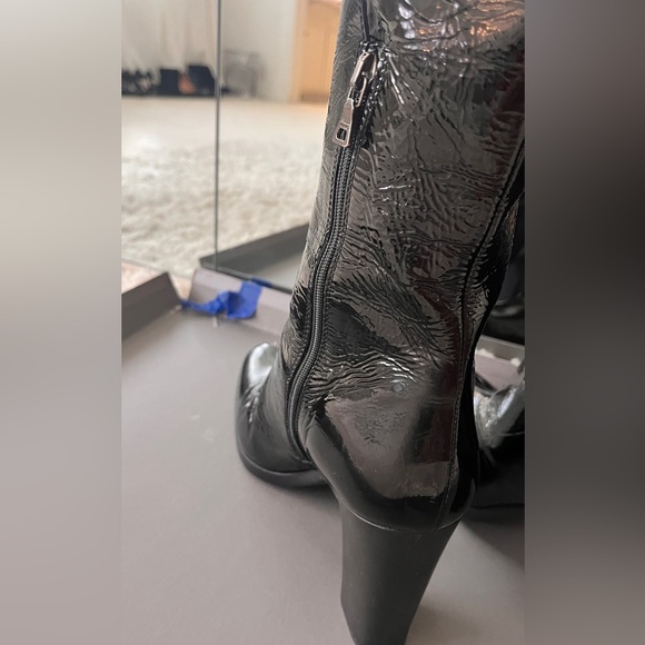 PRADA black patent leather boots with rubber heel and sole - Picture 7 of 8